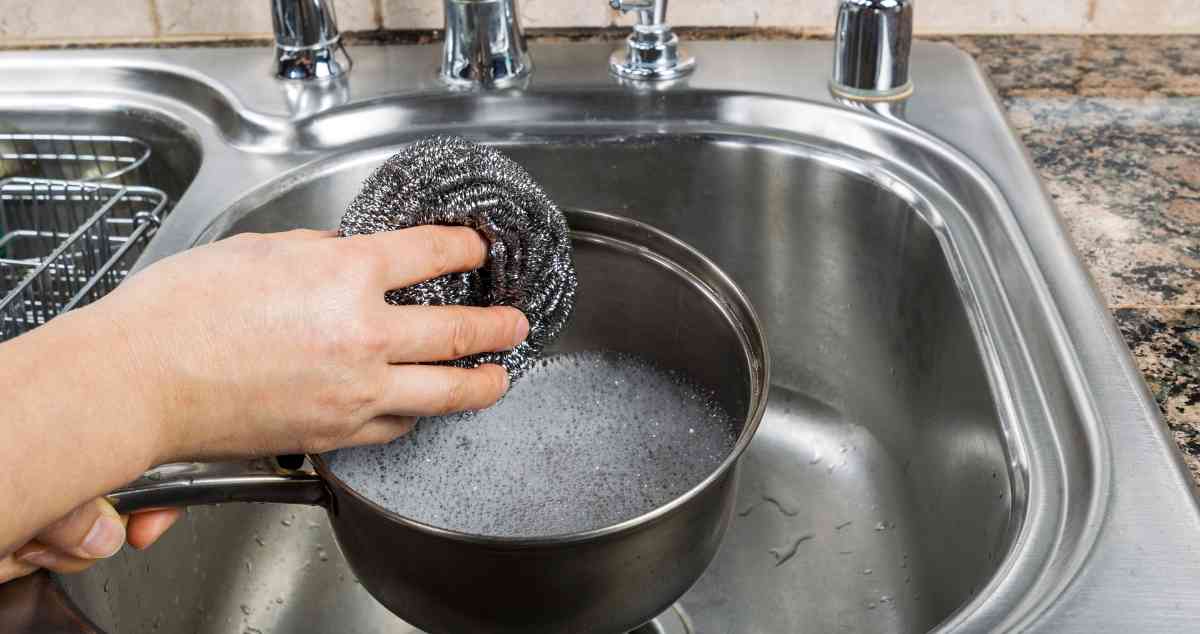 Can You Use Brillo Pad On Nonstick Pan