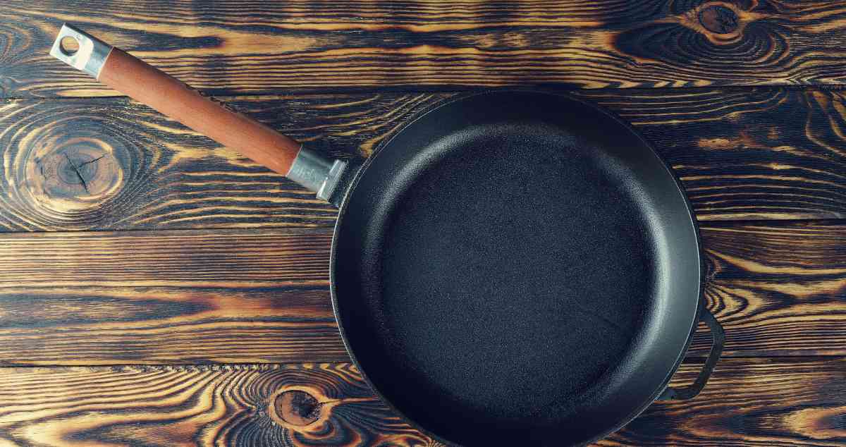Handle of Frying Pan Hot or Cold